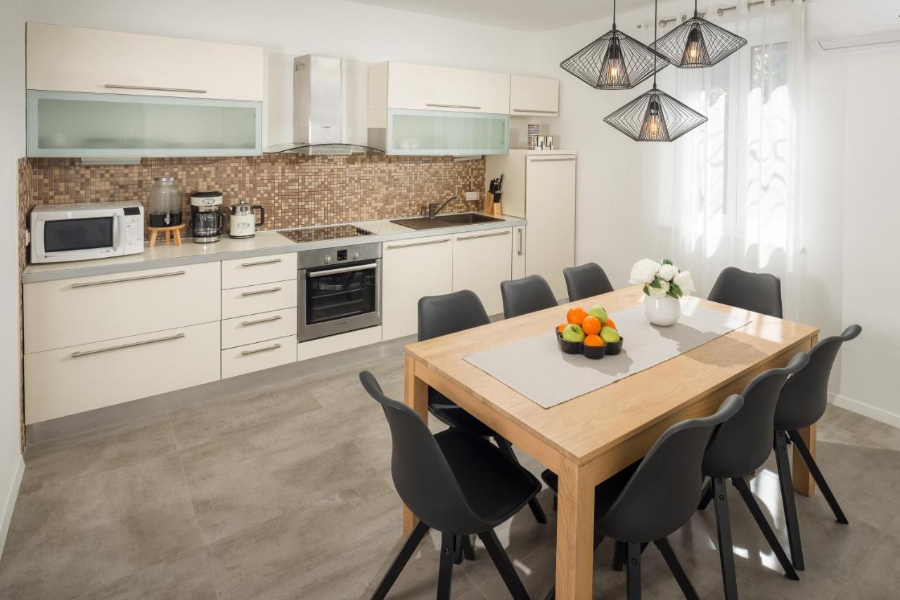 Villa Roko- The Spacious Luxury Трогір Екстер'єр фото